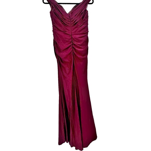 La Femme Off The Shoulder Ruched Jersey Column Gown Wine Red Size 12 NWOT - Picture 5 of 12